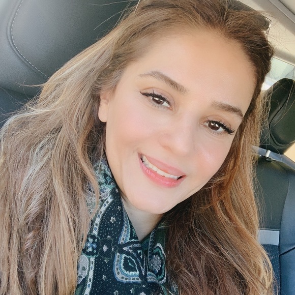 🌺 ❤️Meet your Posher 🌺❤️ - Picture 3 of 3